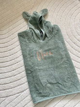 Afbeelding in Gallery-weergave laden, Badponcho met naam- STONE GREEN