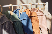 Afbeelding in Gallery-weergave laden, Badjas met naam- in verschillende kleuren