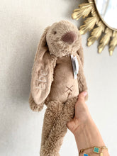 Afbeelding in Gallery-weergave laden, BRUINE meneer konijn (happy horse) met borduring