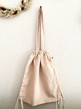 Afbeelding in Gallery-weergave laden, BEIGE turnzak (handvaten) met borduring