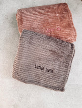 Afbeelding in Gallery-weergave laden, Volwassene fleecedeken met naam
