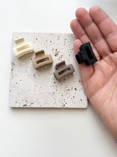 Afbeelding in Gallery-weergave laden, Mini haarclips in meerdere kleuren
