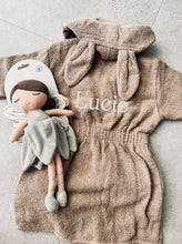 Afbeelding in Gallery-weergave laden, Gelukbox badjas Camel met taupe fee
