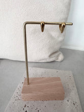 Afbeelding in Gallery-weergave laden, Simonna
