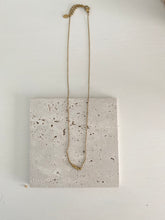 Afbeelding in Gallery-weergave laden, Ketting bolletjes
