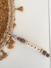 Afbeelding in Gallery-weergave laden, Basic sleutelhanger in bruin/beige tint
