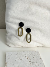 Afbeelding in Gallery-weergave laden, Delphine
