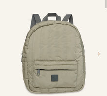 Afbeelding in Gallery-weergave laden, Rugzak puffed groen met naam
