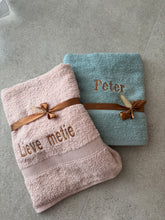 Afbeelding in Gallery-weergave laden, Handdoek 50x100 cm - in verschillende kleuren
