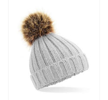 Afbeelding in Gallery-weergave laden, Geborduurde kindermuts in 3 kleuren
