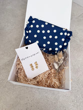 Afbeelding in Gallery-weergave laden, Gelukbox toilettas met oorbellen: wil je mijn… ?
