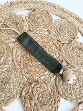 Afbeelding in Gallery-weergave laden, Speenkoord met naam (borduring)
