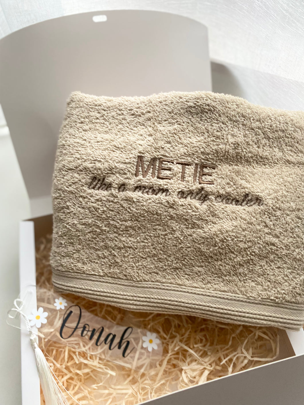 Gelukbox beige handdoek en bookmarker