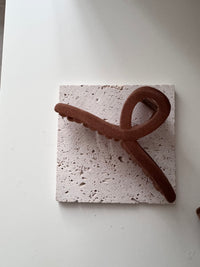 Haarklem velvet bruine lus