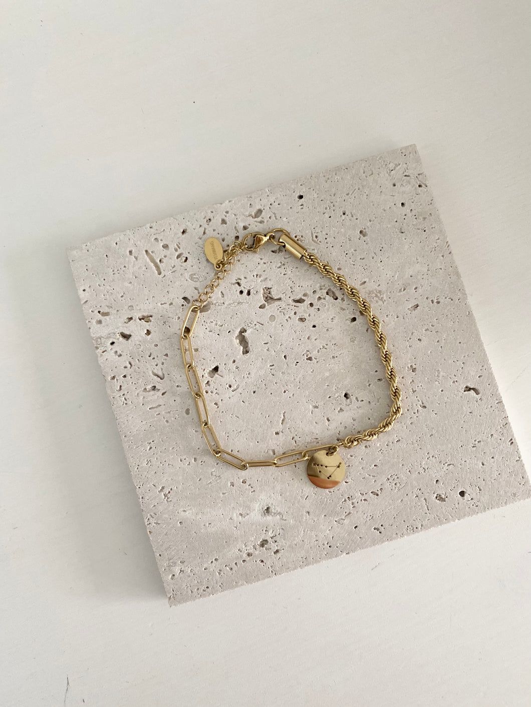 Gouden sterrenbeeld armband OP=OP