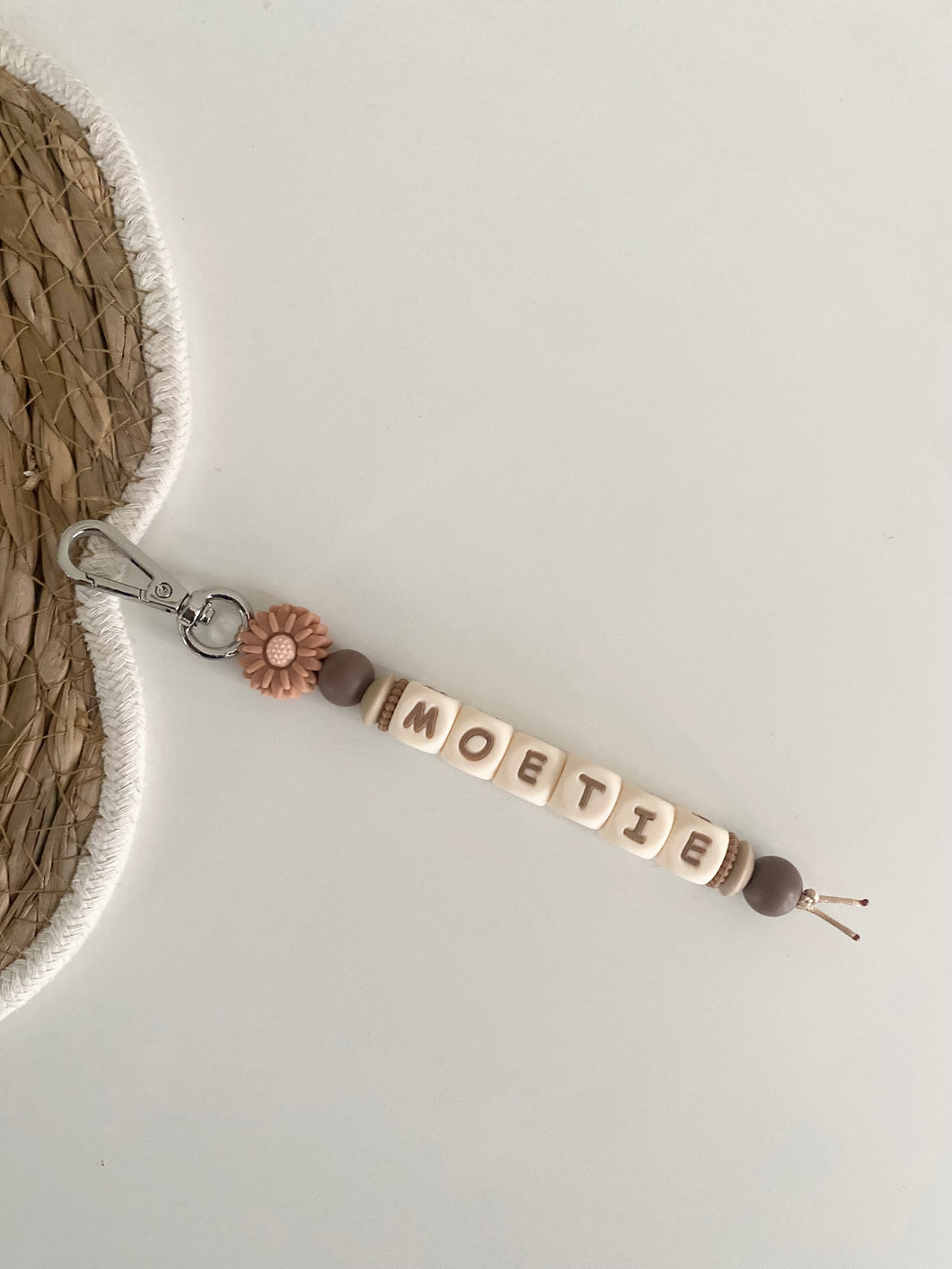 Nude DAISY bloemen kraal met beige/bruine tinten