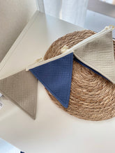 Afbeelding in Gallery-weergave laden, BLAUWE vlaggenlijn
