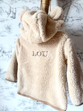 Afbeelding in Gallery-weergave laden, Teddy jasje baby/kind (borduring)
