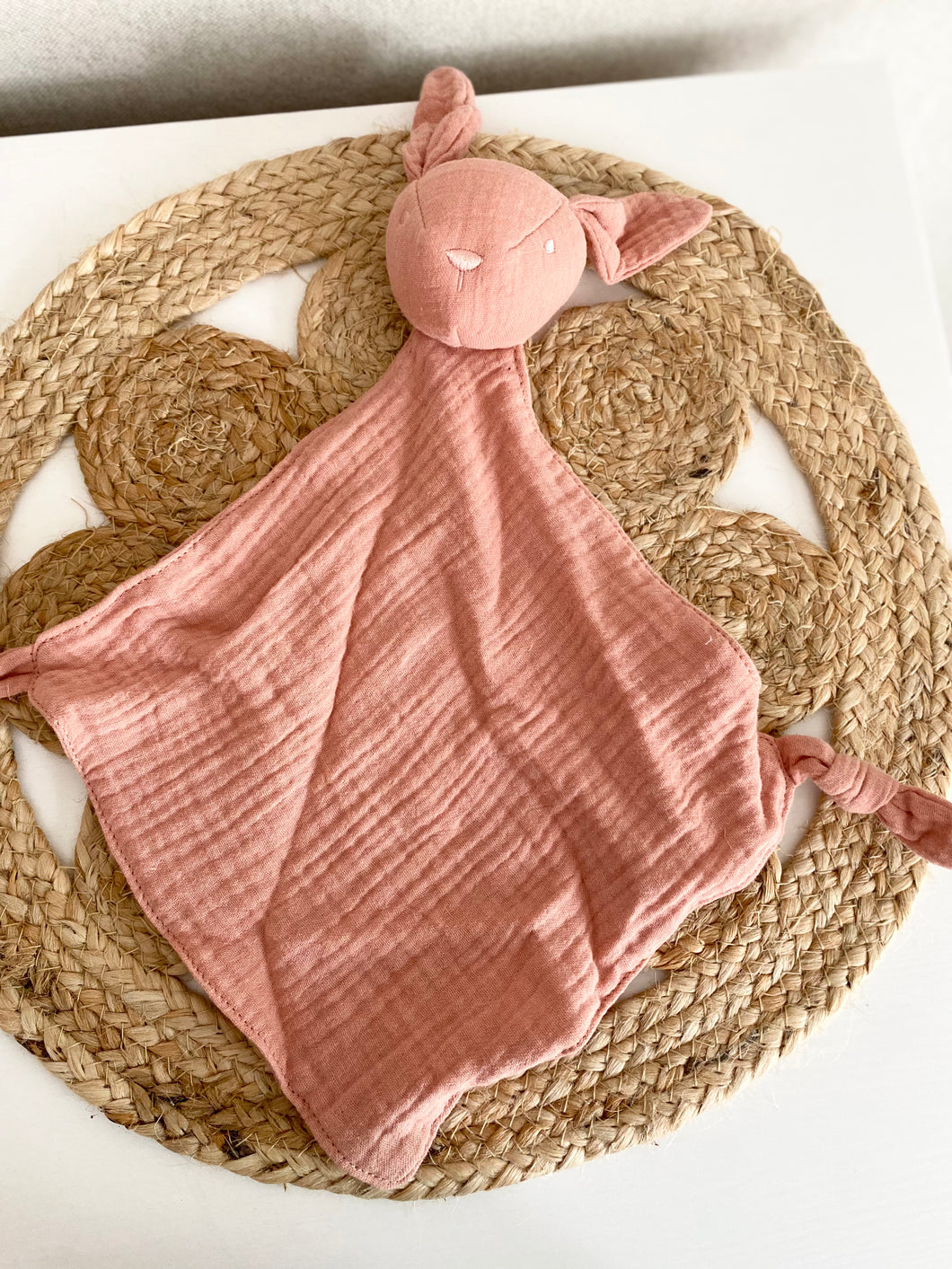 Konijn knuffeldoekje ROZE (borduring)