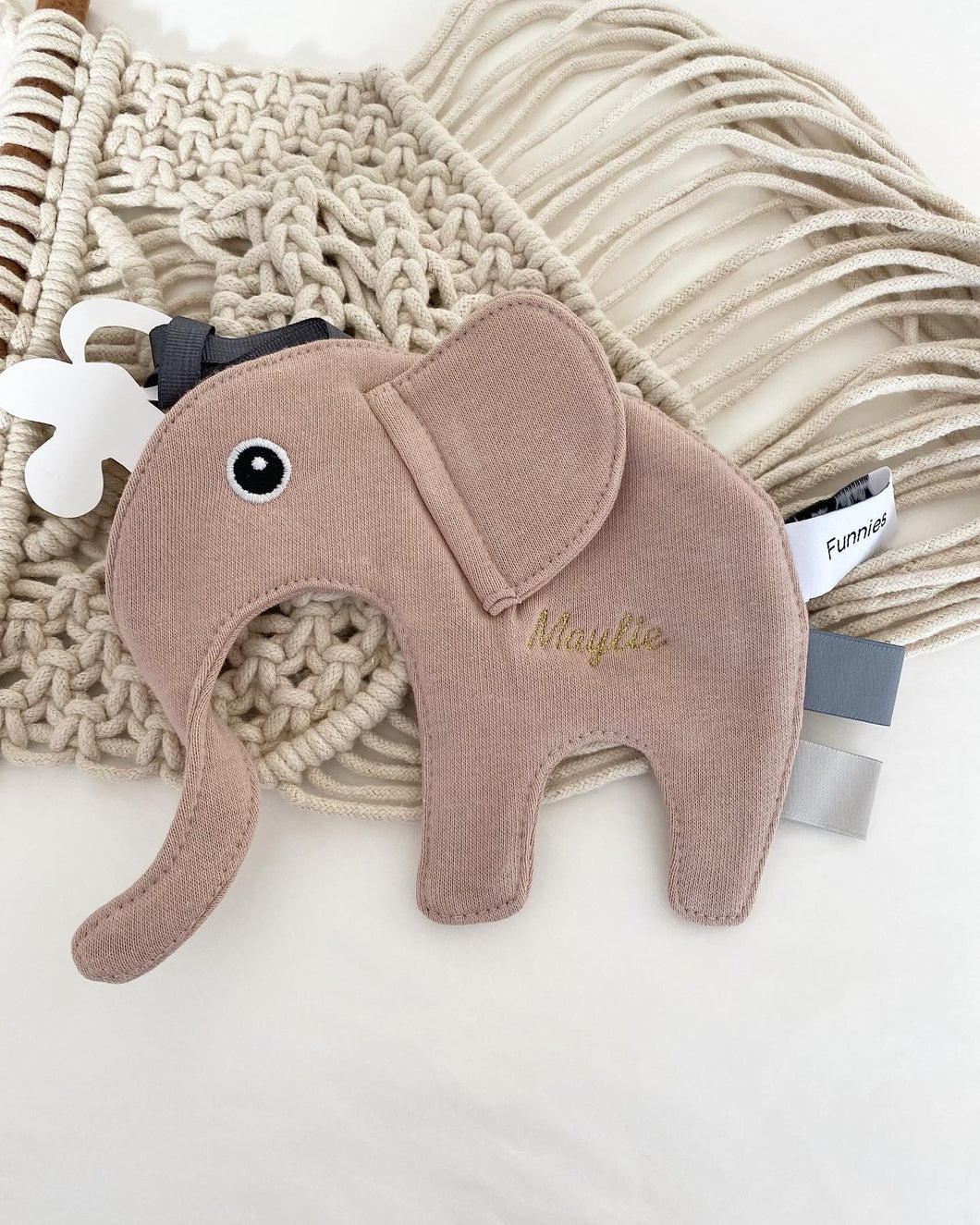 PINKSTONE speendoekje olifant (borduring)