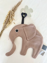 Afbeelding in Gallery-weergave laden, PINKSTONE speendoekje olifant (borduring)
